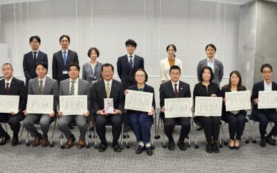 地域のお仕事ガイドブックDX 藤沢教育委員会　教育長へ寄贈